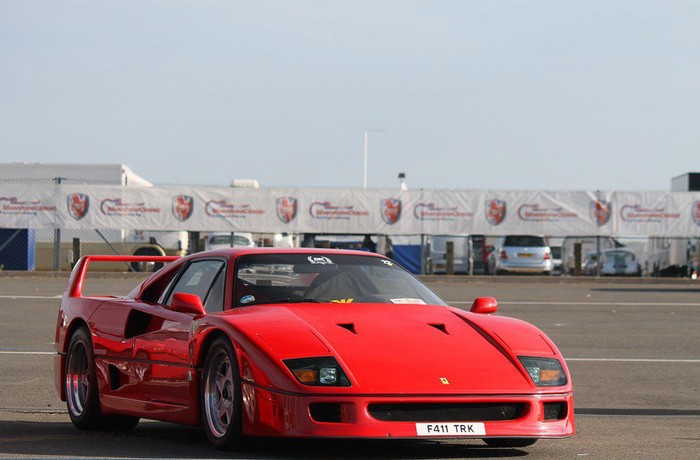 Tổng cộng có tới 1315 chiếc Ferrari F40 được bán ra trên thế giới.